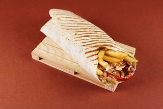 Kebab na cienkim z frytkami