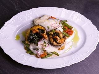 Сібас з креветкою та шпинатом