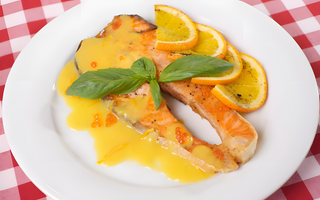 Филе лосося с цитрусовым соусом