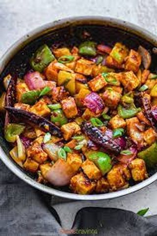 Chilli Paneer Biting & Chips