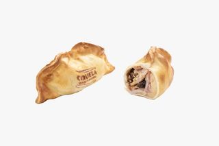 Empanada Ciruela, Bacon Y Queso