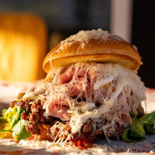 PECADO DEL MES. MENU Pastrami de Antonio