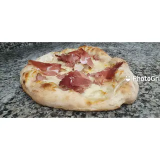 52. Pizza montanara