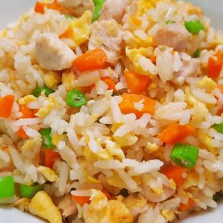 Arroz Tres Delicias 三鲜炒饭
