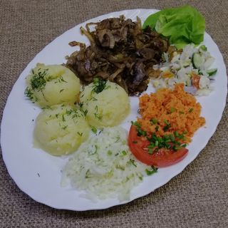 Wątróbka drobiowa z cebulką