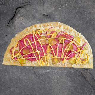 Naleśnik z salami i serem