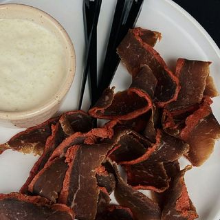 Бастурма з гострим соусом