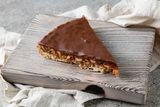 Snickers cake