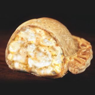 Empanadas Premium  Queso de Cabra y Cebolla Caramelizada