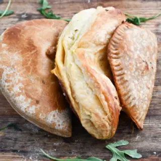 Empanadilla de Carne de Ternera con cebolla caramelizada