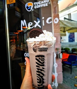 Cookie Milkshake cu înghețată* de vanilie și biscuiți oreo | 400 ml 