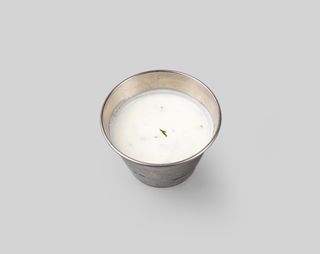 Мацони с чесноком...