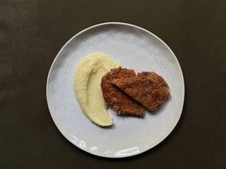 Шніцель з картопляним пюре (270г)