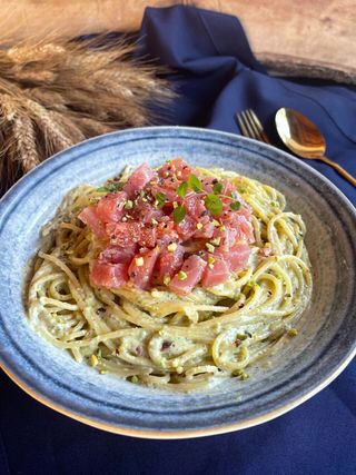 Tagliolini al limone e tartare di tonno