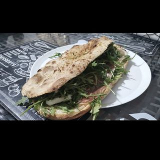 Parma-crudo-rosii-butala