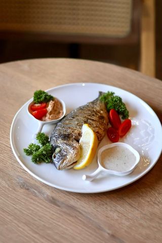 Дорадо со сливочным соусом