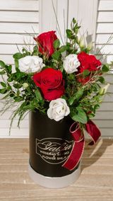 Flower box sa ružama