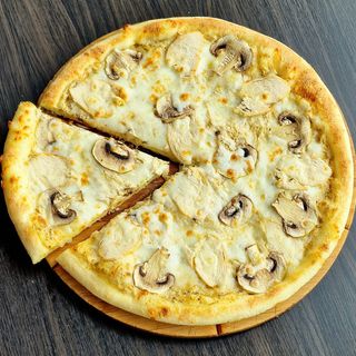 Пицца Курочка гриль с грибами