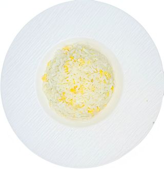 60 Arroz frito con huevo