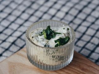 SOS ŚMIETANOWO-CZOSNKOWY