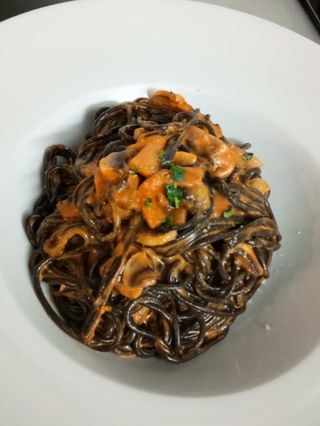 40. Esparguete Nero Cogumelos