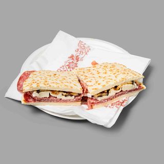 Piadina salame, brie e melanzane