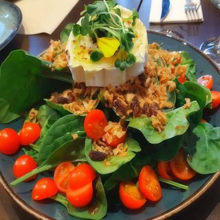 Ensalada De Queso De Cabra