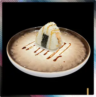 90. Onigiri Sake (1 Pza.)