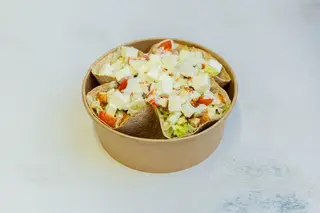 Salata sa piletinom u tortilli