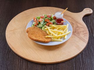 Zestaw kotlet kurczak, frytki 100g i sałatka