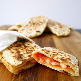 Crescione pomodoro e mozzarella