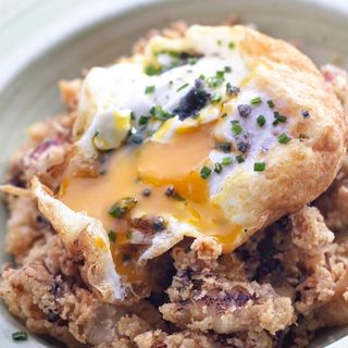 Puntillitas de Isla Cristina con parmientiere de trufa y huevo frito