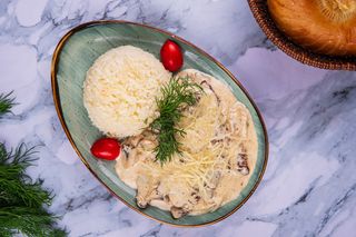Говядина с грибами и рисом