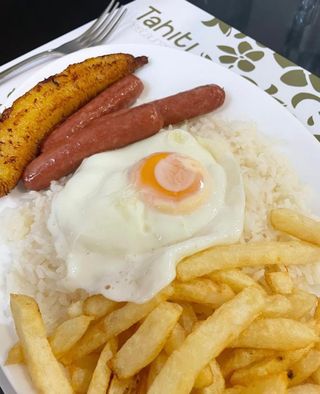 Arroz a la Cubana con Salchicha