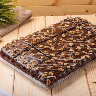 Домашно шоколадово брауни с орехи - 1 парче