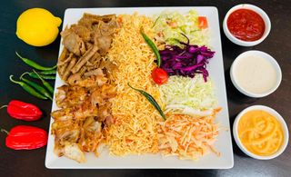 Zestaw na talerzu z serem