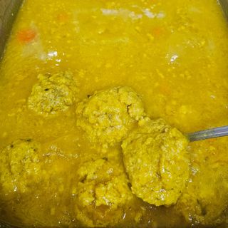 Racion de Consomé con pelota