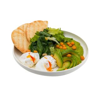 Зеленый боул с хумусом