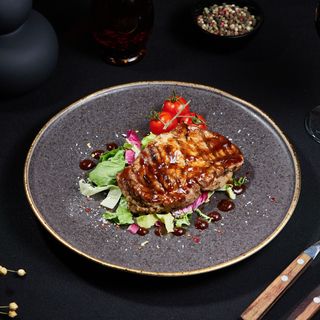 Ceafa marinata cu sos bbq