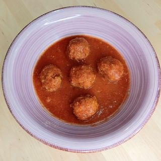 Albóndigas de la abuela con salsa de  tomate casero (350 G.)