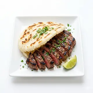 Arepa Con Carne Asada