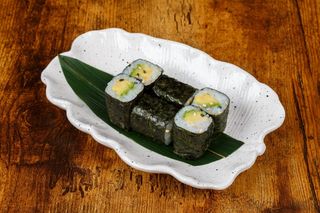 Maki De Aguacate (6 Uds.)