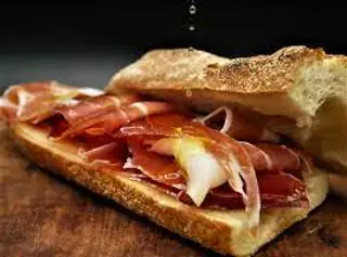 Bocadillo de Jamón A La Plancha