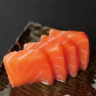 1. Sashimi De Salmón (4 Uds.)