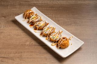 75. Futomaki Langostino Tempurizado (6 Uds.)