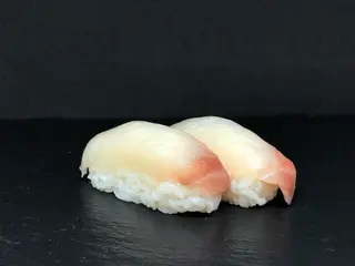 Nigiri De Dorada (2 Uds.)