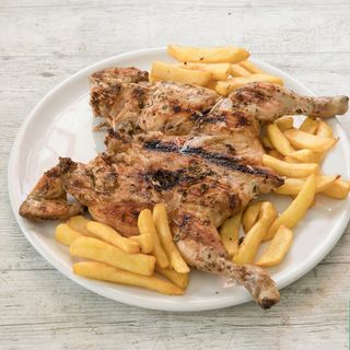 Pollo con patatas fritas