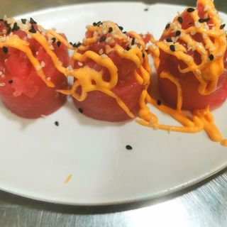 31. Gunkan spicy tuna