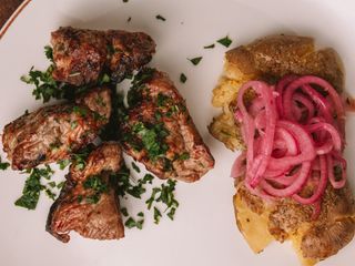 Шашлик з свининного ошийка 