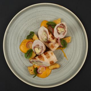 Ćureća rolnica punjena camembertom i pršutom